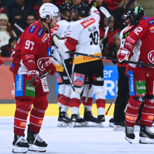 In den ersten zwei Abschnitten der Partie hatten nahezu nur die um einen Pre-Playoff-Platz kämpfenden Gäste aus Vorarlberg Grund zu jubeln In den ersten zwei Abschnitten der Partie hatten nahezu nur die um einen Pre-Playoff-Platz kämpfenden Gäste aus Vorarlberg Grund zu jubeln