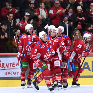 23 Sekunden vor dem Ende der regulären Spielzeit glichen die Rotjacken in Person von Nick Petersen doch noch aus 23 Sekunden vor dem Ende der regulären Spielzeit glichen die Rotjacken in Person von Nick Petersen doch noch aus