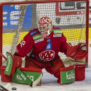 Goalie Sebastian Dahm verbuchte am Freitag sein bereits 35. Shutout im Rotjacken-Trikot in einem Ligaspiel