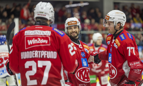 Raphael Herburger wird auch in der kommenden Saison 2025/26 für den EC-KAC auflaufen