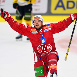 Fabian Hochegger eröffnete den rot-weißen Trefferreigen und wurde als Spieler des Abends geehrt Fabian Hochegger eröffnete den rot-weißen Trefferreigen und wurde als Spieler des Abends geehrt