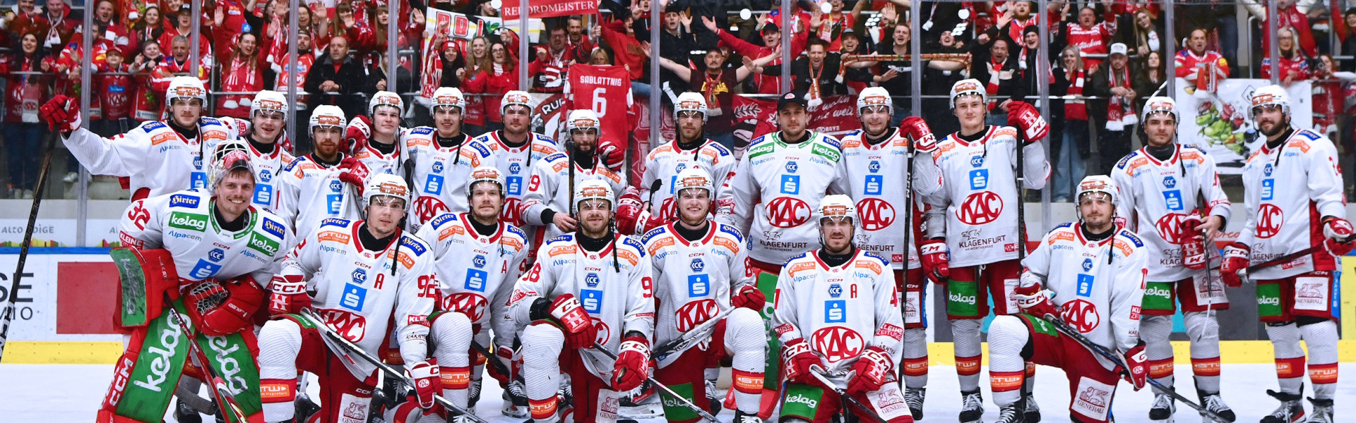 Die Rotjacken durften neuerlich vor hunderten mitgereisten Fans den Aufstieg in das Playoff-Halbfinale feiern
