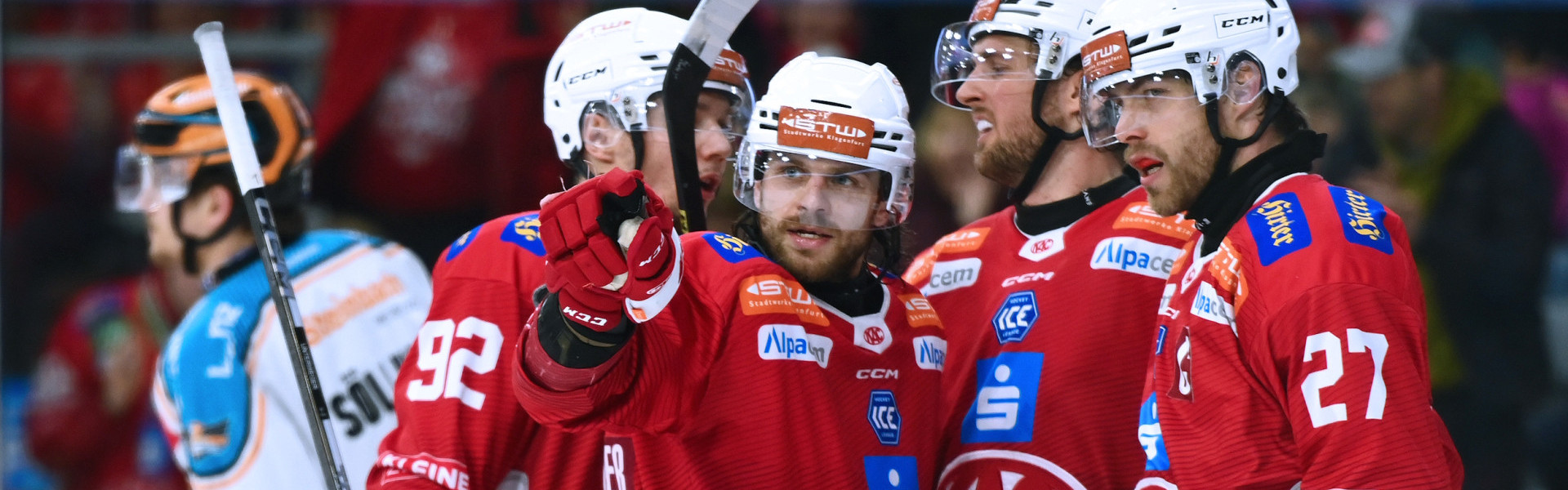 Die Rotjacken feierten im zweiten Heimspiel der Halbfinalserie einen deutlichen 5:2-Erfolg