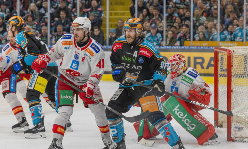 Die Rotjacken mussten am Dienstagabend in Linz den Ausgleich in der Halbfinalserie hinnehmen