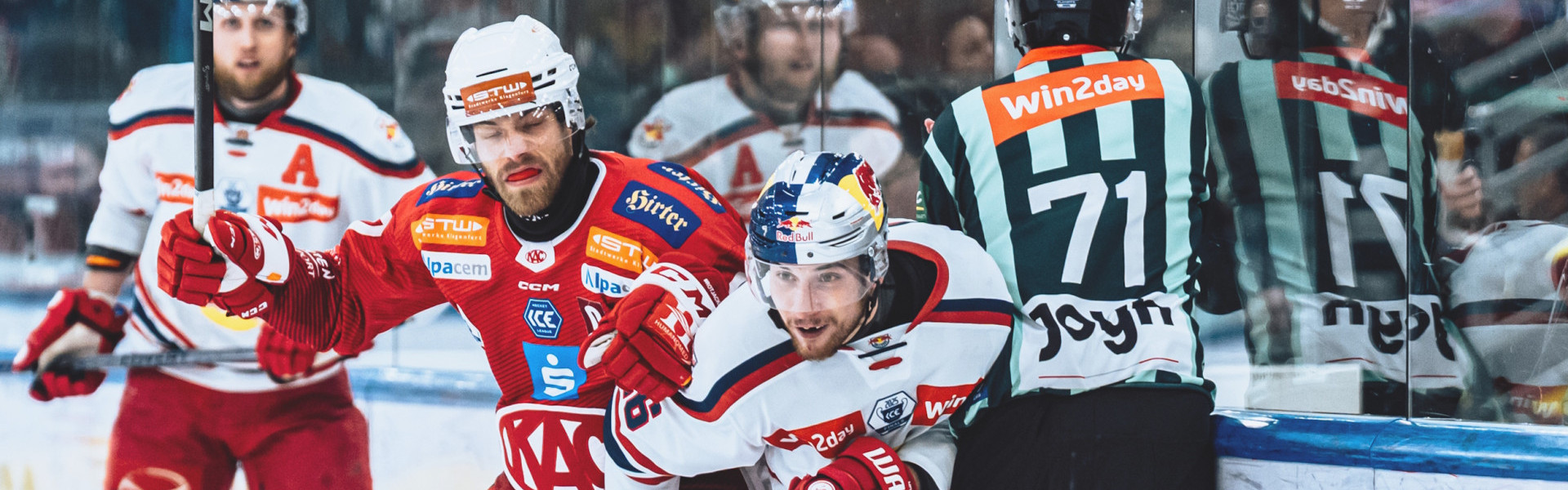 Kapitän Thomas Hundertpfund und die Rotjacken stemmen sich am Freitagabend in Salzburg gegen das Saisonende