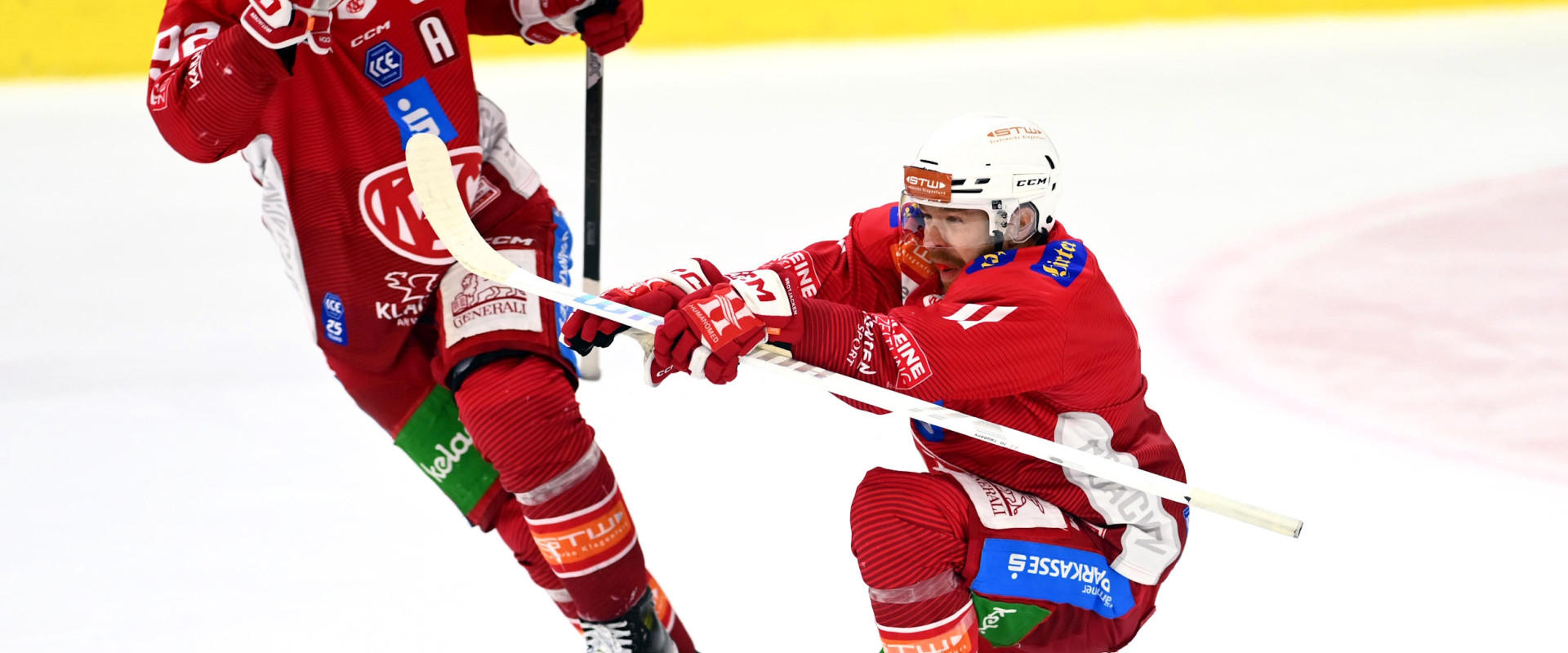 Kevin Clark bejubelte sein Game Winning Goal im fünften Halbfinalspiel gegen die Black Wings Linz