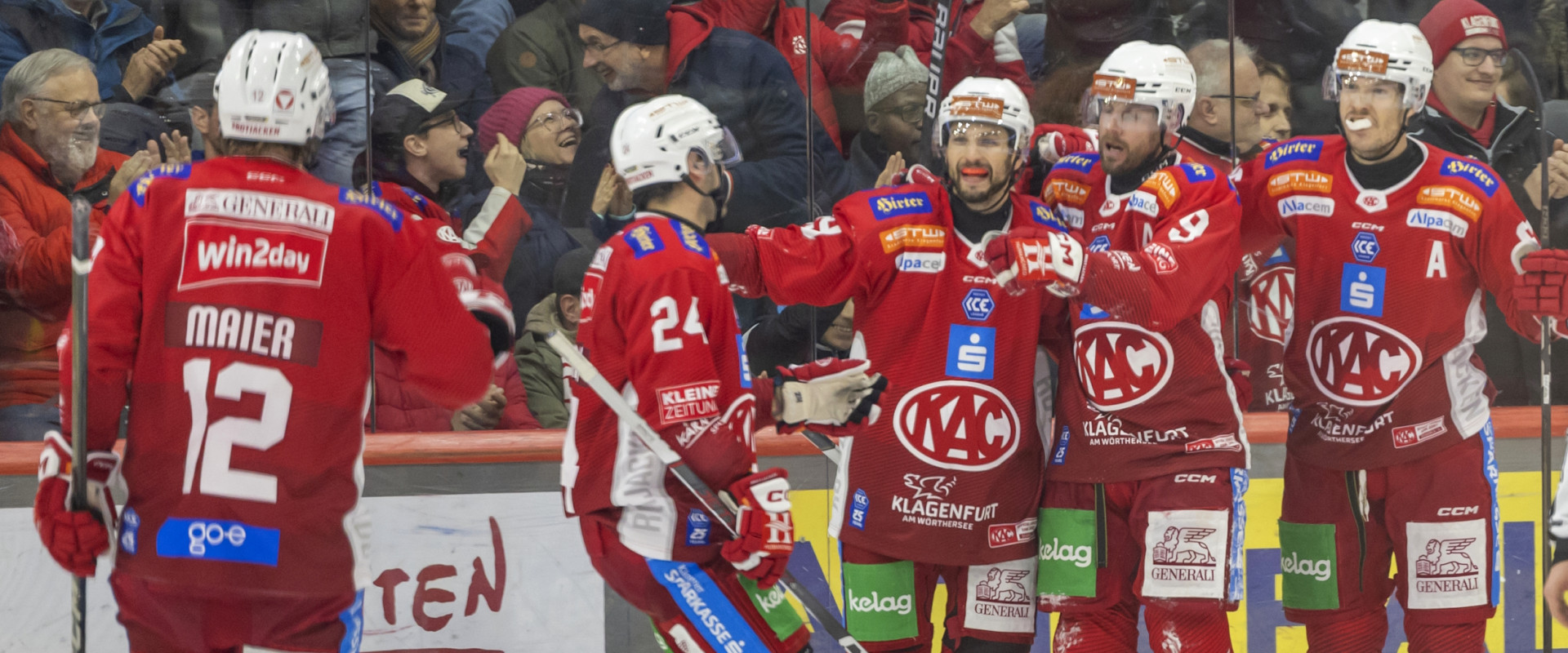 Die Game Worn-Trikots der Rotjacken aus der Saison 2024/25 sind bis Sonntag im Rahmen einer stillen Auktion erhältlich