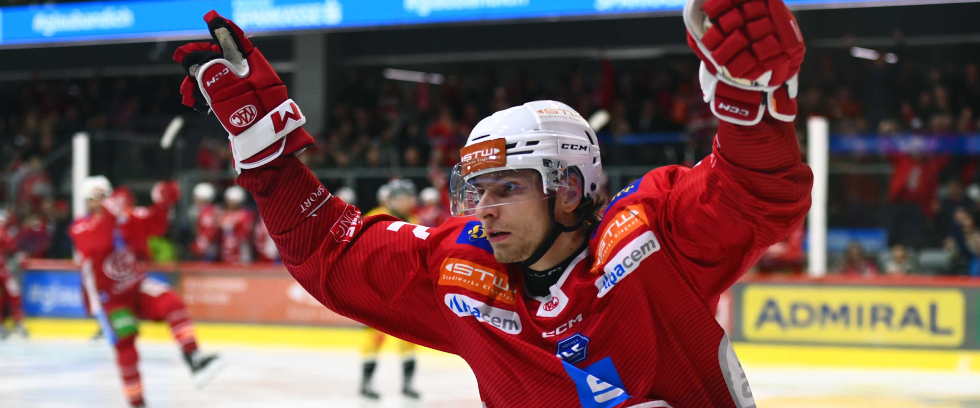 David Maier wird auch in der Saison 2025/26 im Trikot seines Heimatvereins jubeln