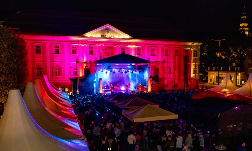 Die Rotjacken werden beim Altstadtzauber auf der Bühne am Neuen Platz gastieren.