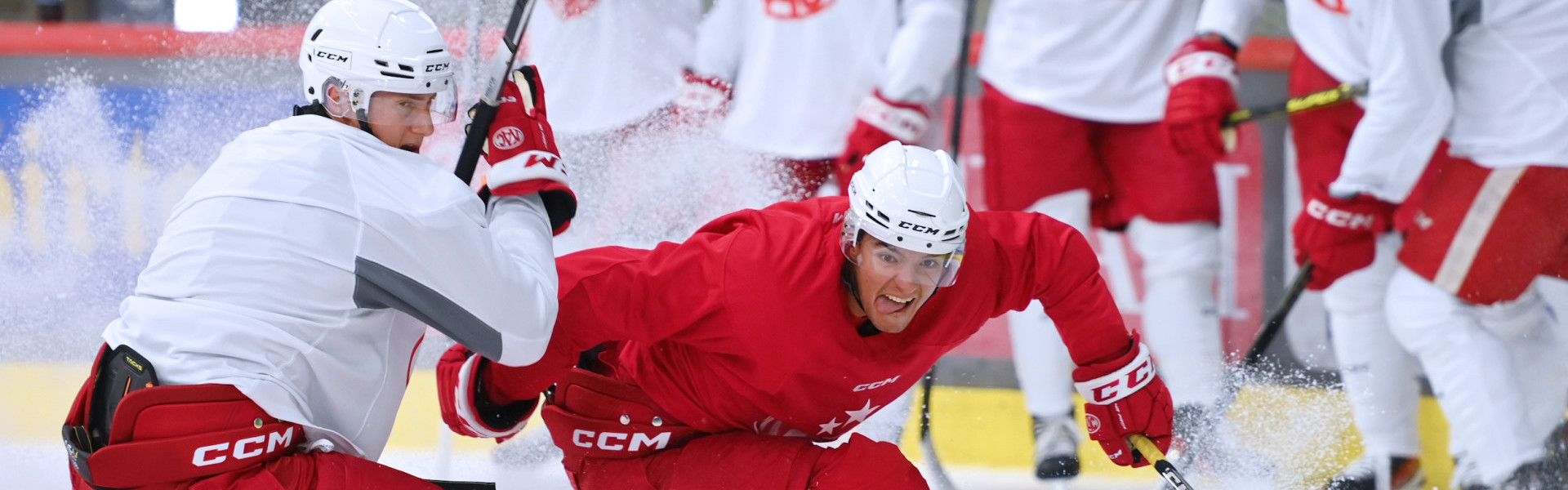 Die Rotjacken steigen am Mittwochvormittag wieder in das Mannschaftstraining ein