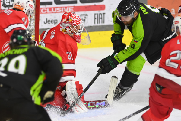 KAC-Goalie Sebastian Dahm verbuchte gleich im ersten Testspiel der neuen Saison ein Shutout KAC-Goalie Sebastian Dahm verbuchte gleich im ersten Testspiel der neuen Saison ein Shutout
