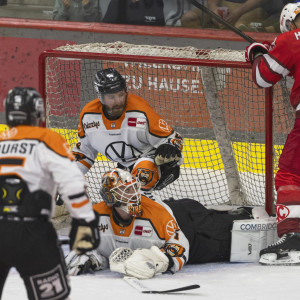 Grizzlys-Keeper Dustin Strahlmeier hielt gegen Klagenfurt seinen Kasten sauber Grizzlys-Keeper Dustin Strahlmeier hielt gegen Klagenfurt seinen Kasten sauber