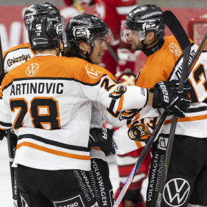 Nach vier Testspiel-Niederlagen in Klagenfurt seit 2019 konnten die Grizzlys am Mittwoch erstmals jubeln Nach vier Testspiel-Niederlagen in Klagenfurt seit 2019 konnten die Grizzlys am Mittwoch erstmals jubeln