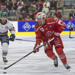 Mathias From sorgte für die erstmalige KAC-Führung in dieser Begegnung und hatte später bei einem Stangenschuss Pech Mathias From sorgte für die erstmalige KAC-Führung in dieser Begegnung und hatte später bei einem Stangenschuss Pech