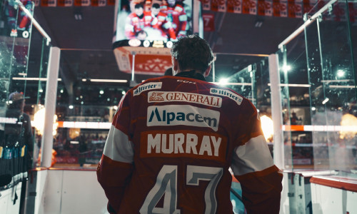 Jordan Murray und die Rotjacken hatten gegen den HCB Südtirol einen schweren Stand