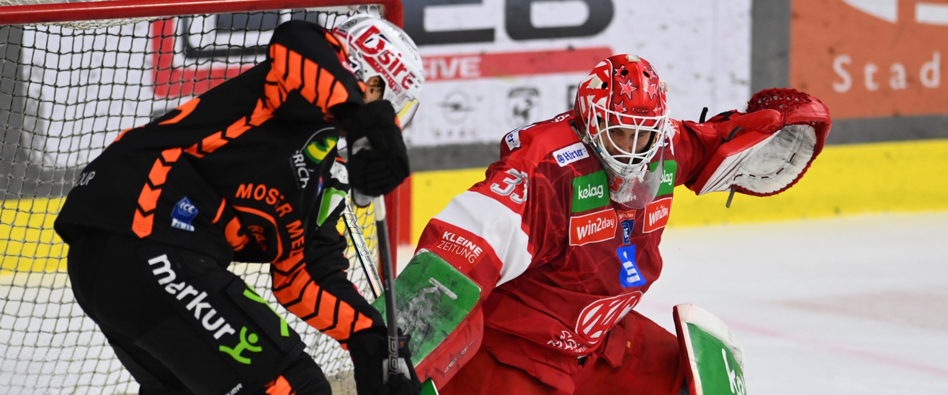 Goalie Florian Vorauer musste in seinem zehnten ICE-Heimspiel erstmals eine Niederlage hinnehmen