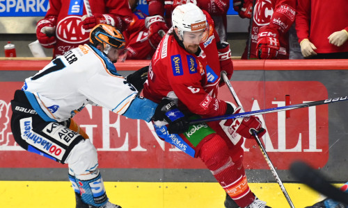 KAC-Topscorer Nick Petersen und die Rotjacken treffen am Freitag erstmals seit dem letztjährigen Halbfinale wieder auf die Black Wings Linz