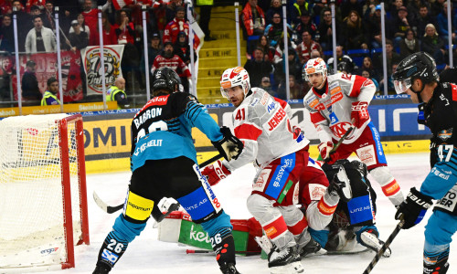 Die Rotjacken bewiesen im Auswärtsspiel in Linz Comeback-Qualitäten