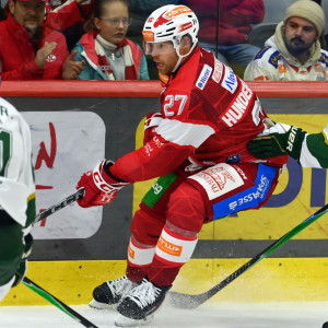 KAC-Kapitän Thomas Hundertpfund sammelte mit seinem Assist zum 1:0 seinen 500. Scorerpunkt in einem Ligaspiel