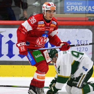 Filip Simovic kam erstmals zu Time-on-Ice in einem Ligaspiel, der 18-Jährige löste seine Aufgabe sehr gut Filip Simovic kam erstmals zu Time-on-Ice in einem Ligaspiel, der 18-Jährige löste seine Aufgabe sehr gut