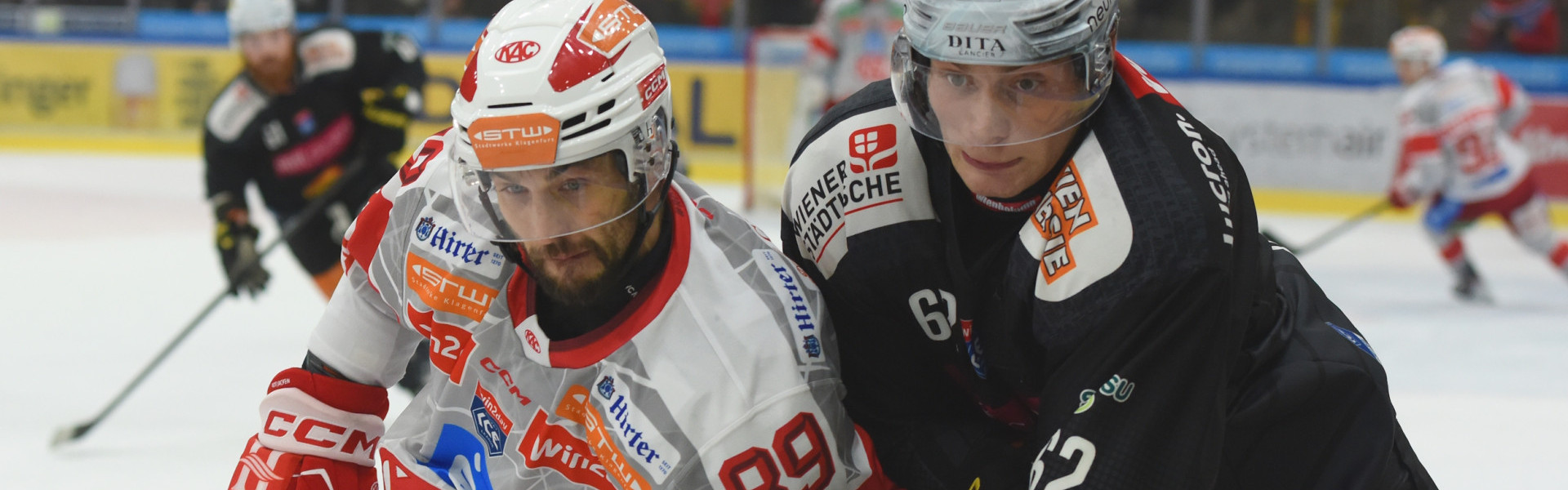 Raphael Herburger und die Rotjacken besiegten die Vienna Capitals saisonübergreifend zum zehnten Mal in Folge