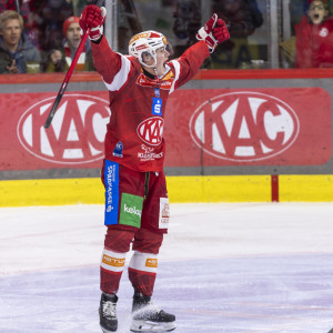 David Waschnig erzielte in der 26. Minute seinen ersten Ligaspiel-Treffer in der KAC-Kampfmannschaft David Waschnig erzielte in der 26. Minute seinen ersten Ligaspiel-Treffer in der KAC-Kampfmannschaft