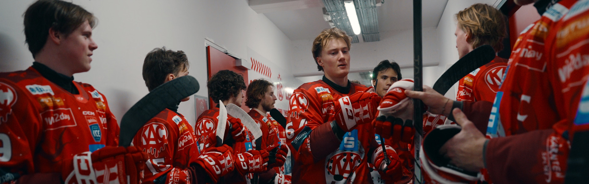 Das Magazin von Rotjacken-TV gewährt wieder exklusive Einblicke in das letzte Heimspiel des EC-KAC