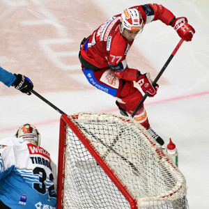 Mathias From traf ein Mal selbst, assistierte zwei Mal und wurde als Spieler des Abends ausgezeichnet Mathias From traf ein Mal selbst, assistierte zwei Mal und wurde als Spieler des Abends ausgezeichnet