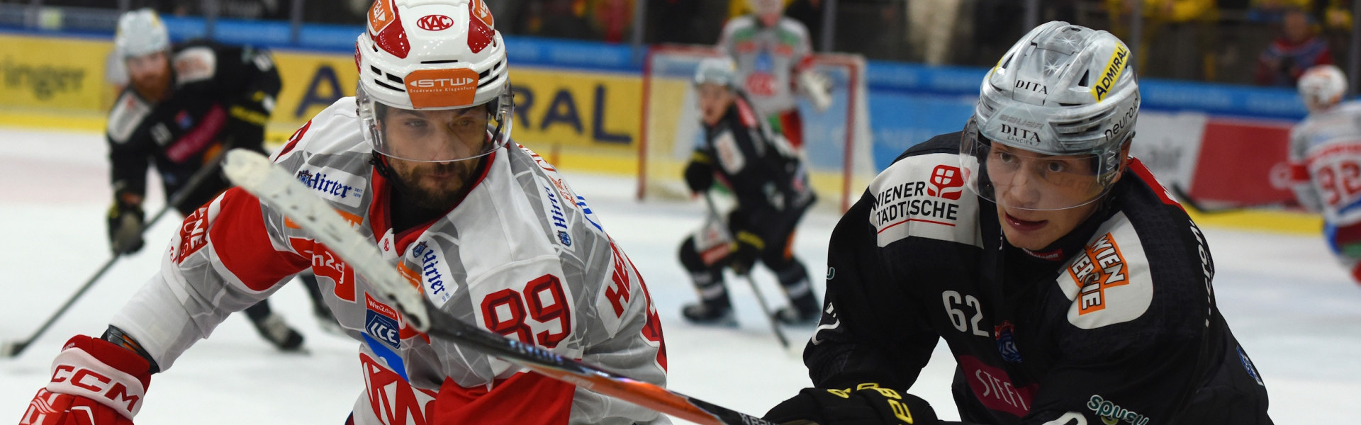 Raphael Herburger und die Rotjacken wollen ihre sich bereits über mehr als 1.000 Tage erstreckende Siegesserie gegen die Vienna Capitals verlängern