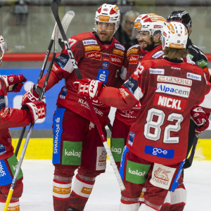 Kapitän Thomas Hundertpfund schnürte im zweiten Heimspiel in Folge einen Doppelpack Kapitän Thomas Hundertpfund schnürte im zweiten Heimspiel in Folge einen Doppelpack