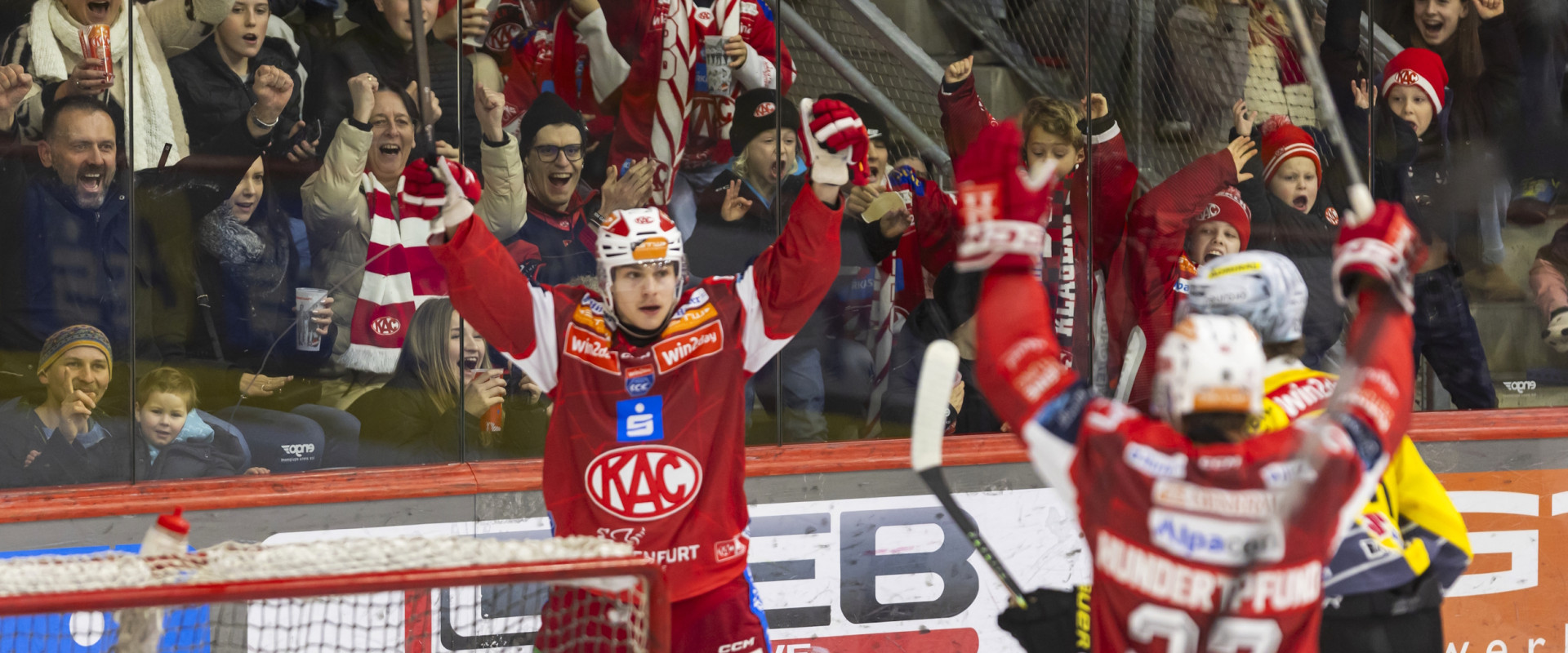 Finn van Ee verbuchte beim Heimsieg der Rotjacken gegen Wien zwei Scorerpunkte