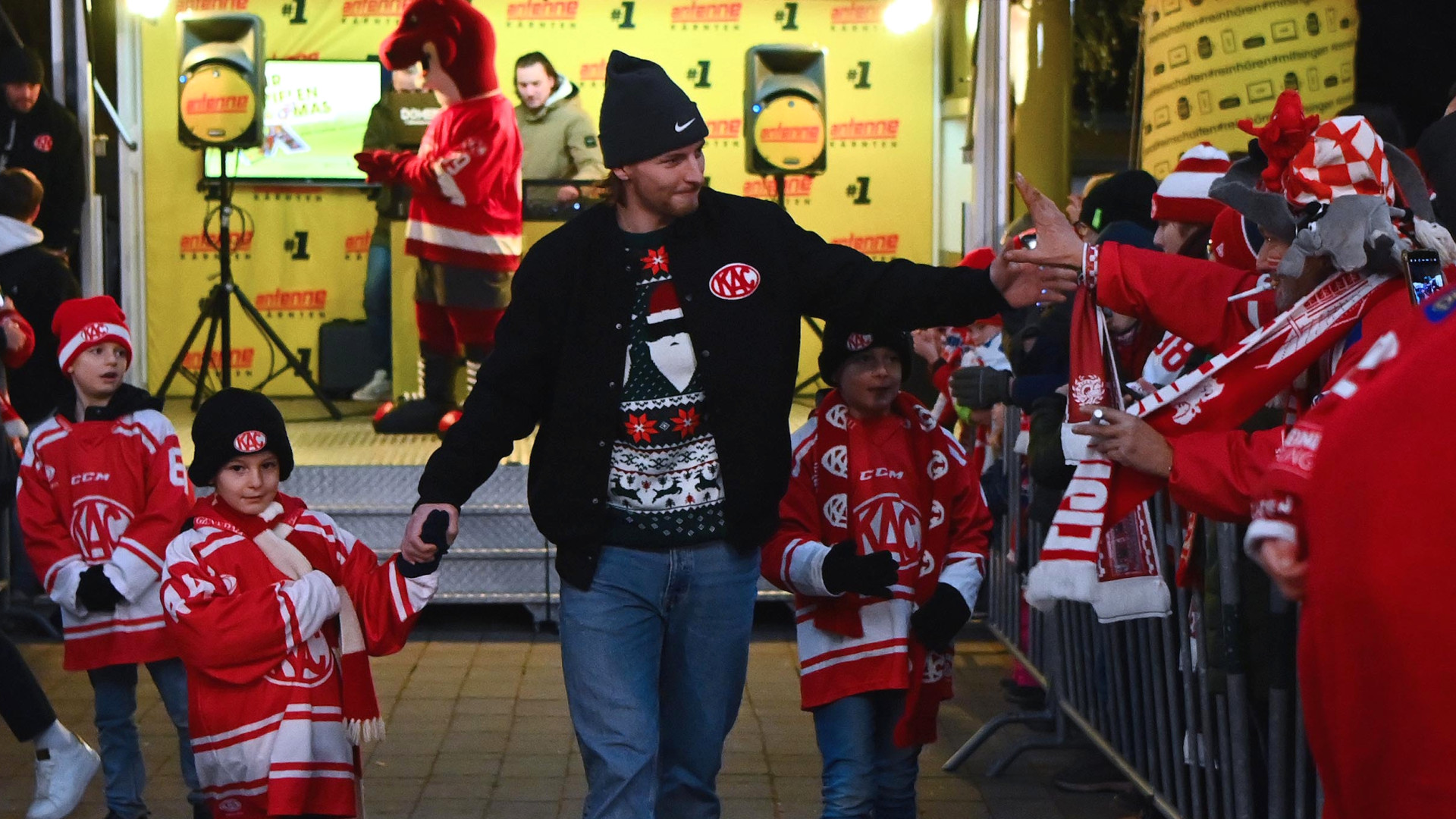 David Maier und die Rotjacken werden am Freitag wieder das Bad in der Menge genießen