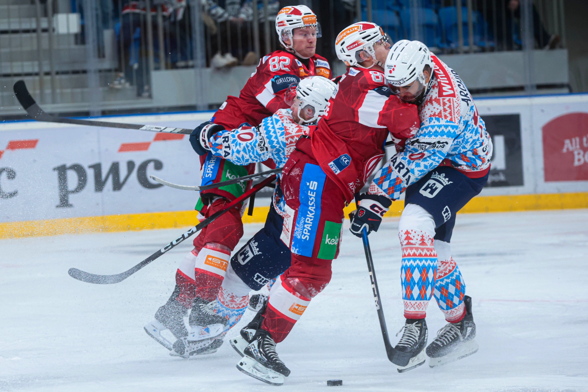 Der EC-KAC kehrte am Mittwoch mit einem 6:3-Erfolg bei Fehérvár AV19 an die Tabellenspitze zurück