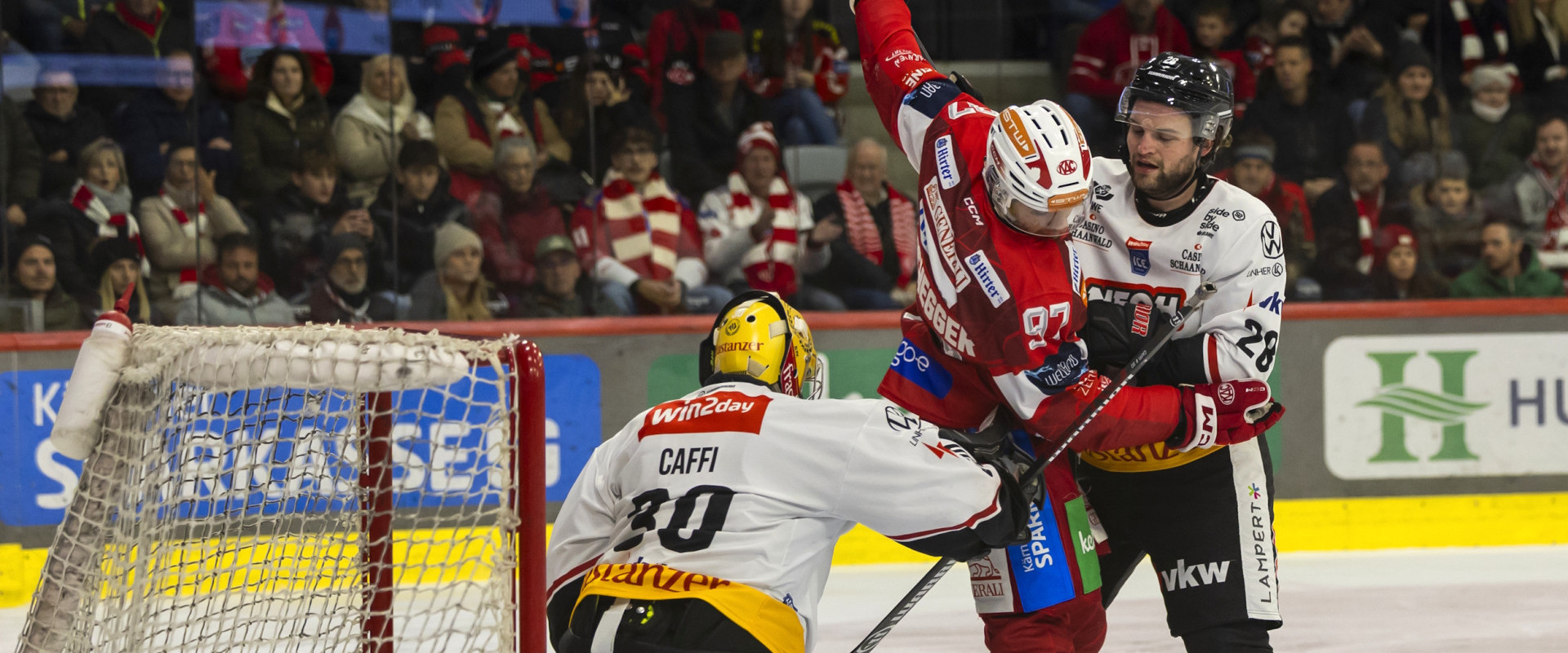 Fabian Hochegger und die Rotjacken gehen als Tabellenführer in das letzte Heimspiel vor Weihnachten