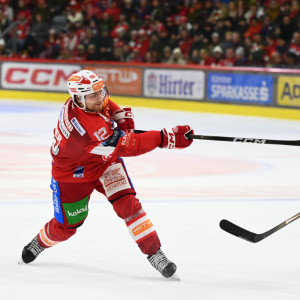 David Maier sorgte mit einem präzisen Fernschuss im Powerplay für den 5:2-Endstand im Kärntner Derby David Maier sorgte mit einem präzisen Fernschuss im Powerplay für den 5:2-Endstand im Kärntner Derby