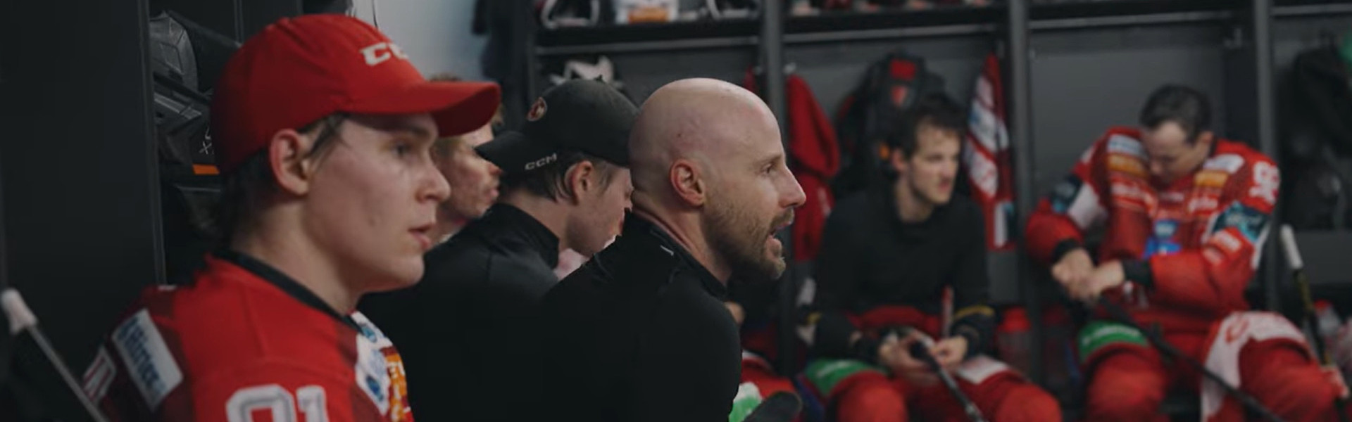 Das bunte Magazin von Rotjacken-TV rund um den siebten Derby-Heimsieg des EC-KAC in Serie