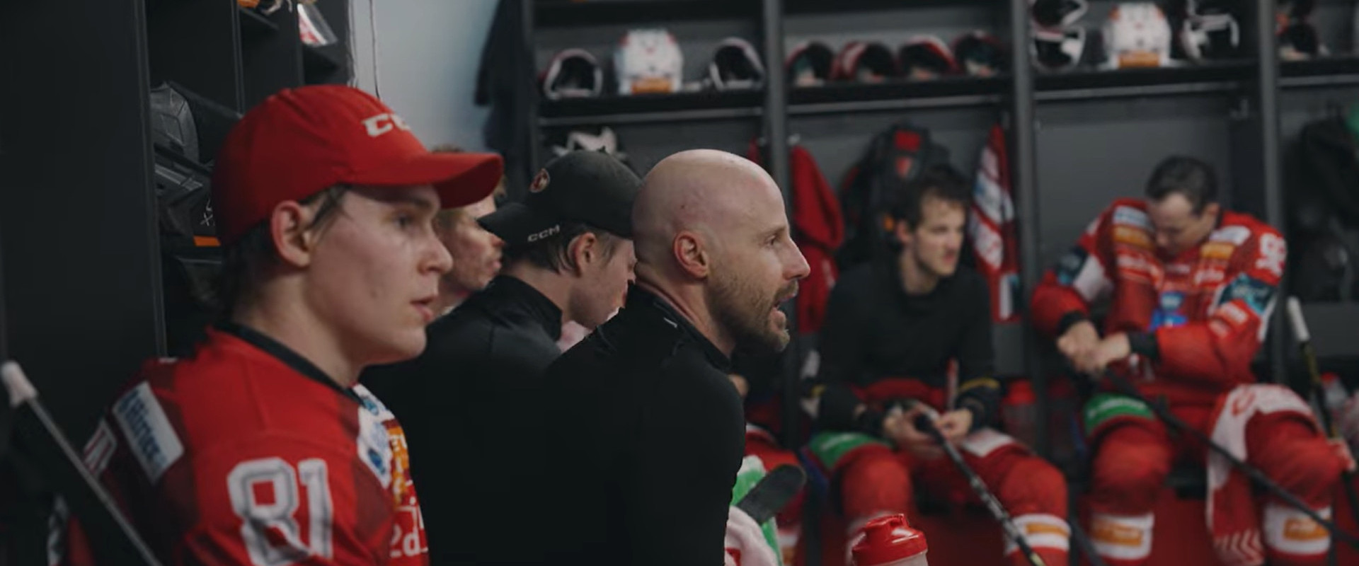 Das bunte Magazin von Rotjacken-TV rund um den siebten Derby-Heimsieg des EC-KAC in Serie