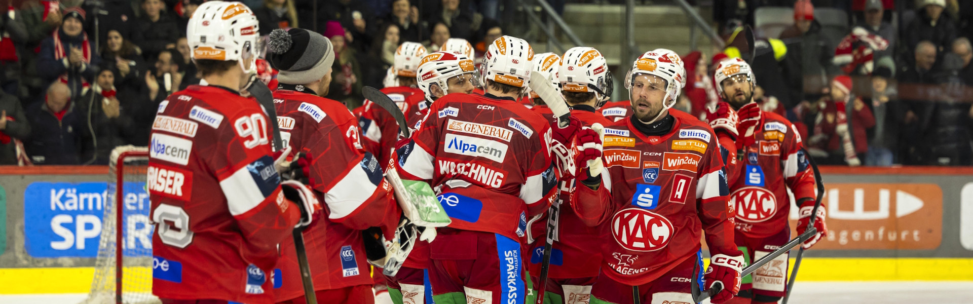 Die Rotjacken durften am Montagabend auch im dritten Saisonduell mit dem HC Pustertal über einen Sieg jubeln