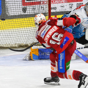 Simeon Schwinger bereitete den ersten KAC-Treffer vor und erzielte den dritten selbst, er wurde als Spieler des Abends ausgezeichnet