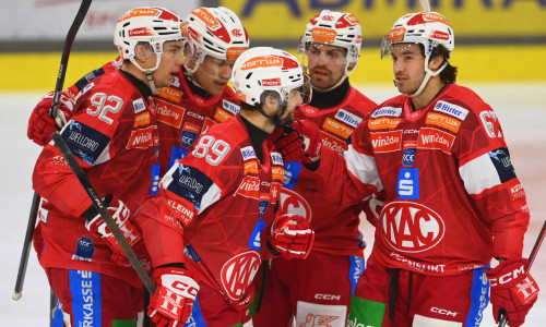 Sieben Tore von sieben verschiedenen Schützen ebneten den Rotjacken den Weg in die Champions Hockey League