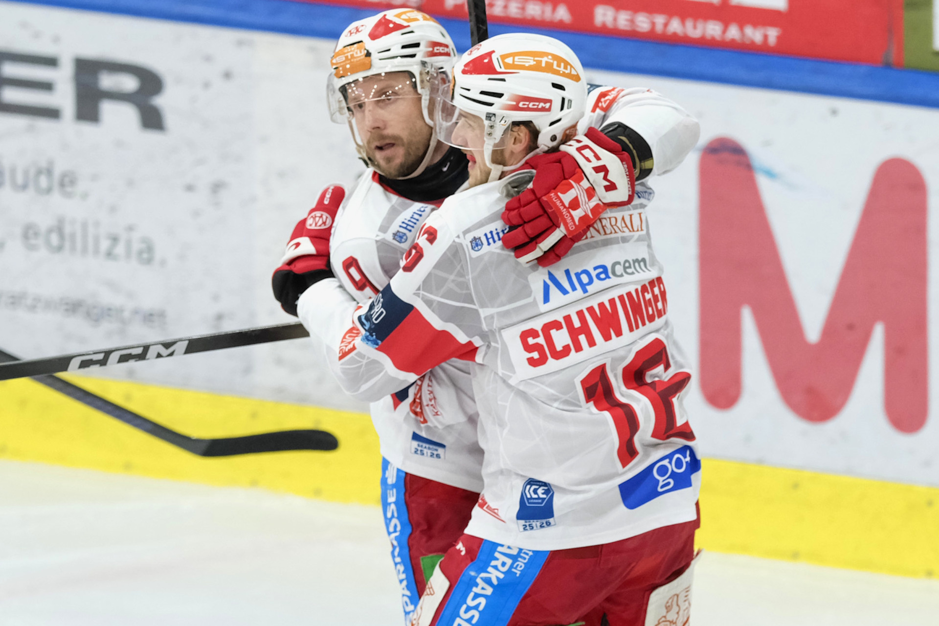 Jan Muršak und Simeon Schwinger zeichneten in Bolzano/Bozen für drei der sechs KAC-Treffer verantwortlich