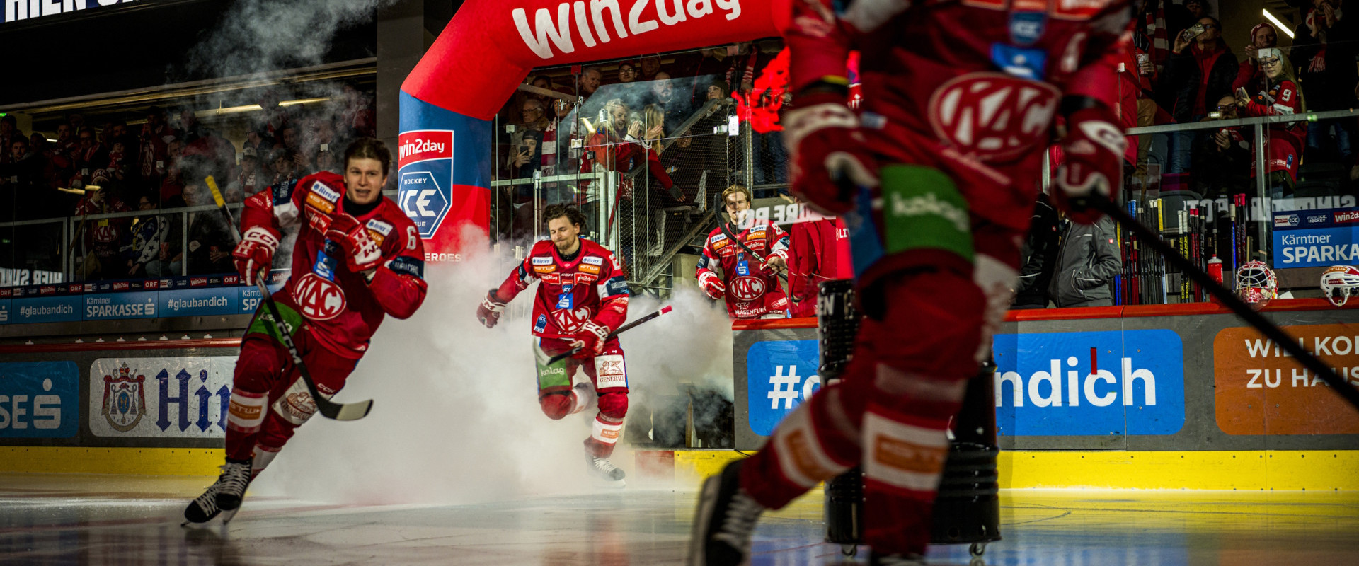 Die Rotjacken eröffnen das Playoff-Viertelfinale am 10. März mit einem Heimspiel