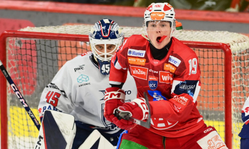 Eigenbaustürmer David Waschnig hatte im abgebrochenen ersten Viertelfinalspiel am Dienstag den bis dahin einzigen Treffer erzielt