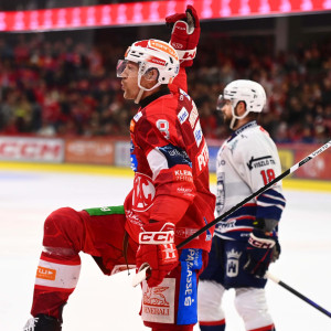 Nick Petersen sorgte in der 55. Spielminute mit seinem Treffer zum 2:0 für die Vorentscheidung zu Gunsten der Rotjacken Nick Petersen sorgte in der 55. Spielminute mit seinem Treffer zum 2:0 für die Vorentscheidung zu Gunsten der Rotjacken