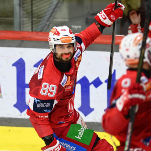 Raphael Herburger hatte die Rotjacken im ersten Drittel nach toller Muršak-Vorlage in Führung geschossen