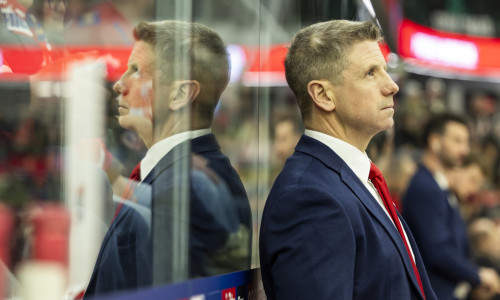 Kirk Furey stand bisher in 184 Ligaspielen an der Bande und ist damit bereits jetzt der Head Coach mit der fünftlängsten Amtszeit in der KAC-Historie