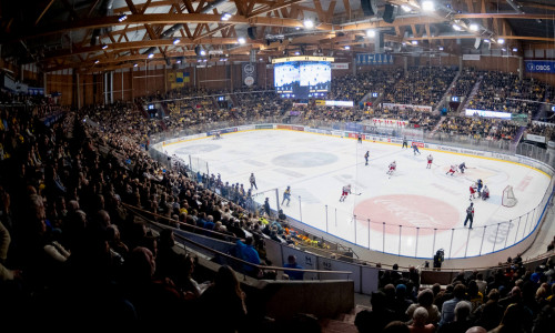 Ihr erstes Auswärtsspiel in der CHL-Saison 2026/27 werden die Rotjacken im CC Amfi in Hamar, Norwegen, bestreiten