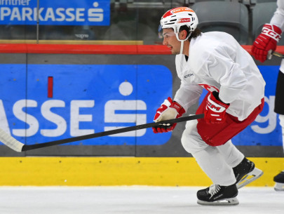Aus Kanada stieß Stürmer Jacob Hudson zu den Rotjacken