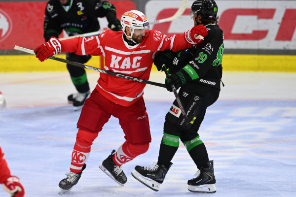 Will MacKinnon streifte am Freitagabend zum ersten Mal das KAC-Trikot über