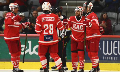 Die Rotjacken gewannen am Freitagabend auch ihr drittes Vorbereitungsspiel auf die neue Saison